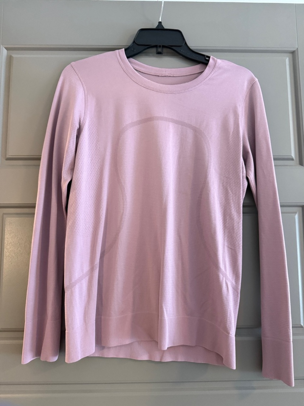 Lululemon Swiftly long sleeve hip length tee in Rose Blush- size 6